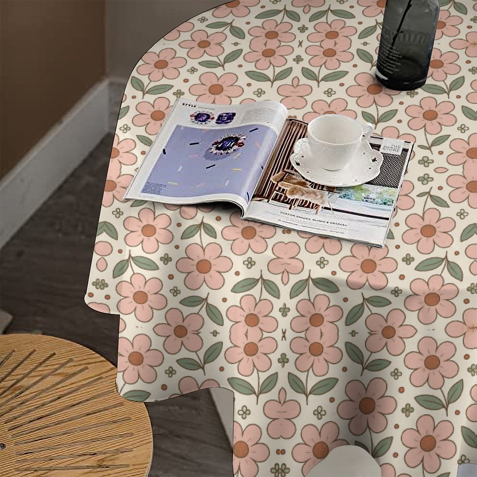 Round Tablecloth on Round Table